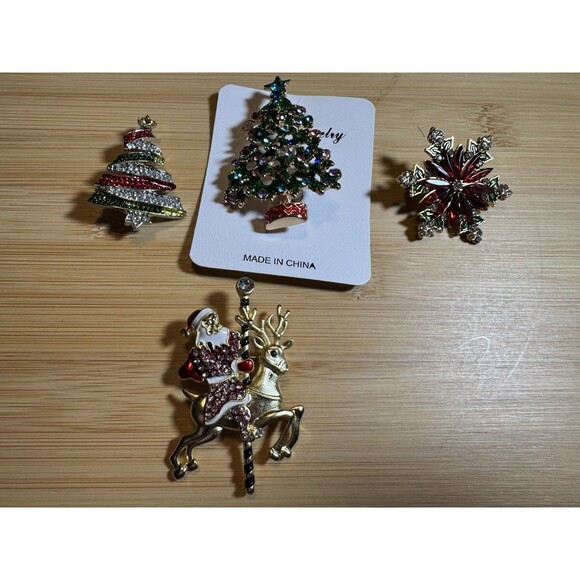 Christmas Brooch Lot 4 Brooch/Costume Jewelry Pin Variety - Picture 1 of 5